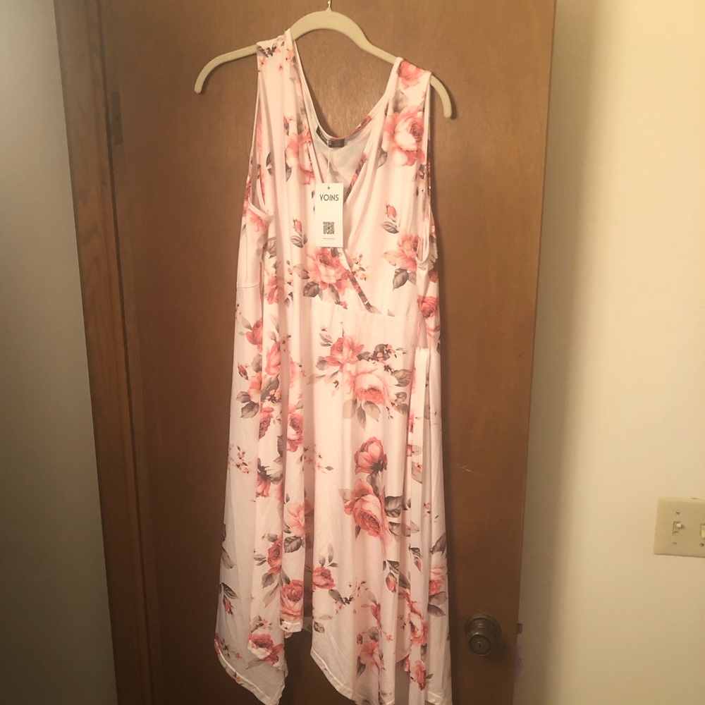 NWT Beautiful Floral Wrap Dress Sz 3X